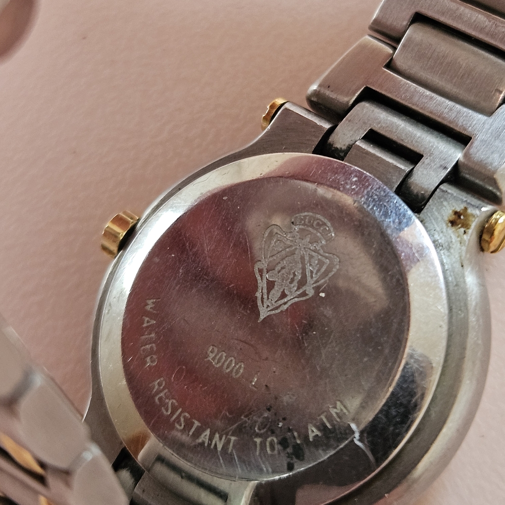 Gucci 9000L Two Tone Gold And Silver Swiss Made Stainless Steel Ladies Watch - Picture 4 of 6